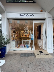 Foto Negozio in Viale Virgilio, Riccione Centro di 190 m² con 1 locali