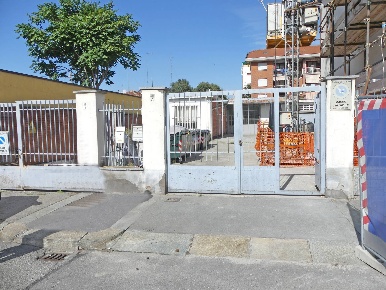 Foto Locale commerciale in Via Camillo Riccio, Torino di 1000 m² in vendita