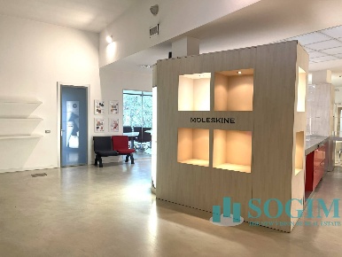 Foto Show room a Milano Giambellino di 1000 m² con 3 locali in affitto