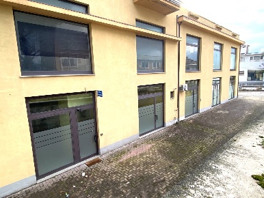 Foto Laboratorio in VIA GIACOMO BRODOLINI, Fabriano Centro di 360 m²