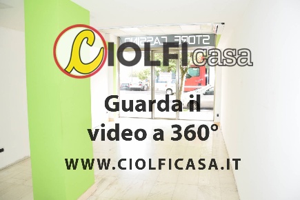 Foto Locale commerciale a Cassino Centro di 50 m² con 2 locali in affitto