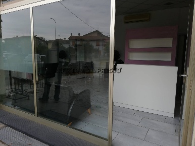 Foto Laboratorio a Meldola Centro di 35 m² con 1 locali in affitto