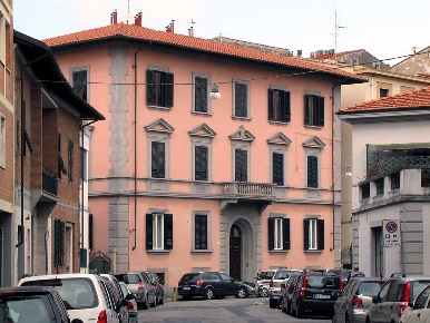 Foto Attività commerciale in Via Leonardo Cambini, Livorno Calzabigi