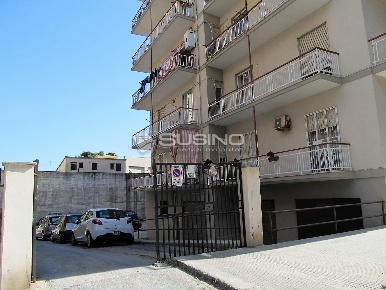 Foto Magazzino in TEOCRITO, Siracusa Gelone - Cadorna di 90 m² con 1 locali