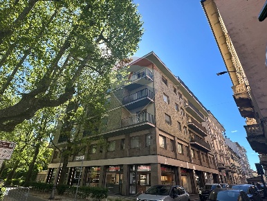 Foto Negozio in Via Cavour, Varese Centro di 54 m² con 1 locali in vendita