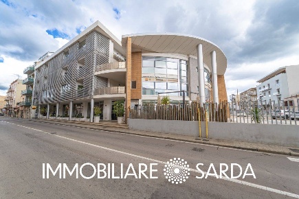 Foto Attività commerciale in Olbia centro, Olbia San Simplicio di 300 m²
