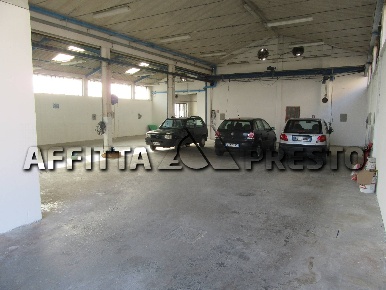 Foto Laboratorio a Meldola Centro di 350 m² con 6 locali in affitto