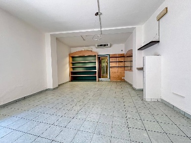 Foto Attività commerciale in Via Dante, Malnate Centro di 200 m² in affitto