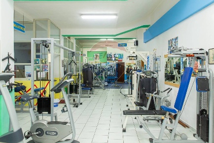 Foto Attività commerciale in Piazza Abramo Lincoln, Catania di 480 m²