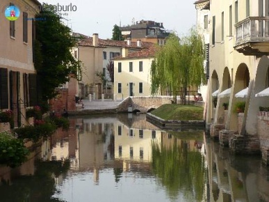 Foto Negozio a Treviso Duomo di 712 m² con 17 locali in vendita
