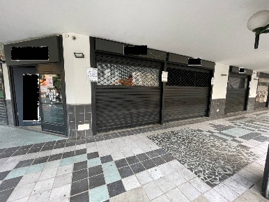 Foto Locale commerciale in Piazza duca d'aosta, Ottaviano di 220 m²