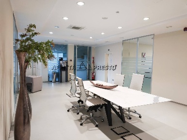 Foto Ufficio in Via Emilia Ponente, Cesena Diegaro di 300 m² con 5 locali