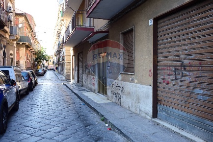 Foto Locale commerciale in via Fornai, Catania Domenico Tempio - Porto