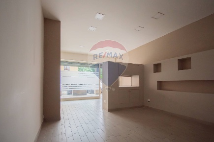 Foto Negozio in VIA AMBARAGA, Brescia Mompiano - Costalunga di 40 m²