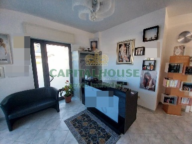 Foto Locale commerciale a Montoro Piazza Di Pandola di 135 m² con 2 locali