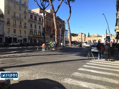 Foto Locale commerciale in Via Faenza, Roma San Giovanni di 150 m²