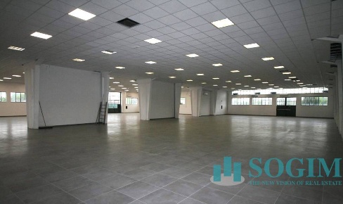 Foto Locale commerciale in VIA MONZA, Gorgonzola di 1350 m² con 1 locali