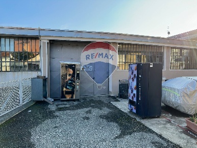 Foto Magazzino in Via Napoli, Collegno Regina Margherita di 450 m²