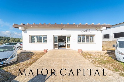 Foto Attività commerciale in Via S'Utturu, Oschiri di 500 m² con 5 locali