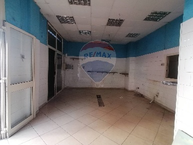Foto Locale commerciale in Via Lenin Nikolaj, Misterbianco Centro di 65 m²