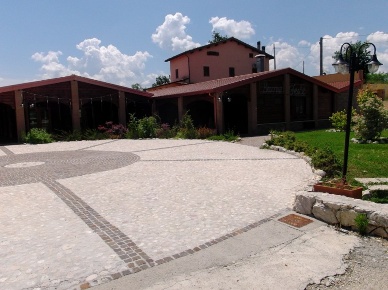 Foto Hotel in Via Colleone, Arce di 1335 m² con 5 locali in vendita