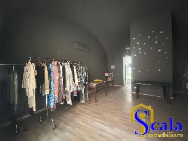Foto Locale commerciale a Vitulazio di 35 m² con 1 locali in vendita