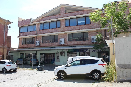 Foto Locale commerciale in via Cattaneo, Iglesias Centro di 389 m²