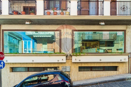 Foto Locale commerciale in Via Santissimo Crocifisso, Ramacca Centro