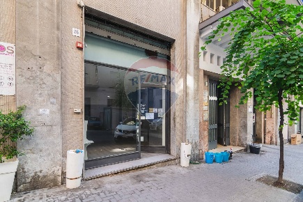 Foto Negozio in Corso Sicilia, Acireale di 47 m² con 2 locali in affitto