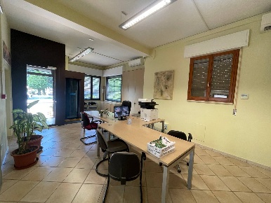Foto Ufficio in Via Comacchio, Ferrara Cona di 83 m² con 2 locali