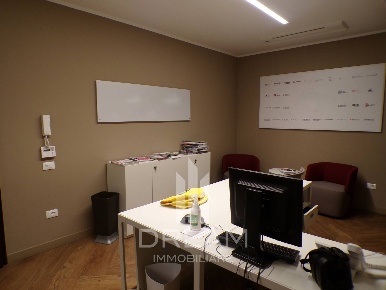 Foto Ufficio in via Francesco Carrara, Cagliari Piazza della Repubblica