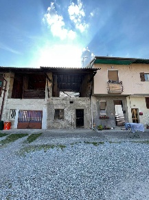 Foto Magazzino in via crotta, Vaprio d'Adda di 90 m² con 3 locali