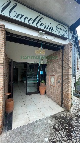 Foto Locale commerciale a Summonte di 130 m² con 1 locali in vendita