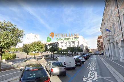Foto Locale commerciale in centro, Campobasso Centro di 100 m² con 2 locali