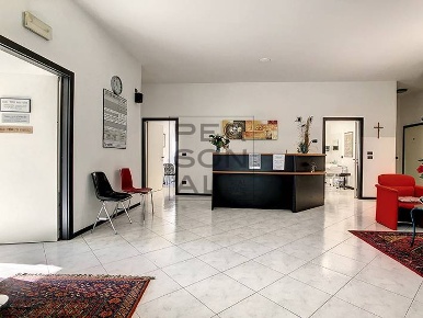 Foto Ufficio a Mezzolombardo di 160 m² con 7 locali in vendita