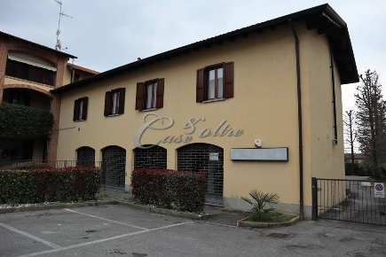 Foto Negozio in Via Crocifisso, Figino Serenza Centro di 150 m² in vendita