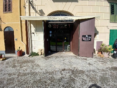 Foto Attività commerciale in Via Francesco Riso, Palermo Kalsa di 150 m²