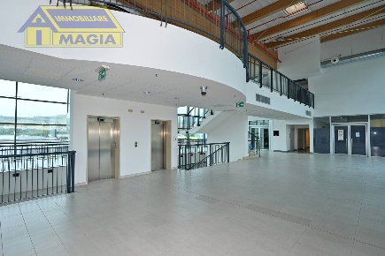 Foto Ufficio a Ascoli Piceno di 85 m² con 1 locali in affitto