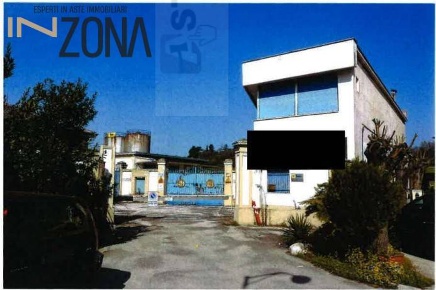 Foto Magazzino in Via Nazionale, Macerata Sambucheto di 4210 m² in vendita