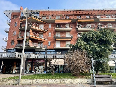 Foto Locale commerciale in Via Stupinigi, Nichelino di 74 m² con 2 locali