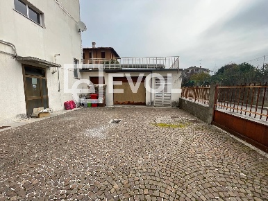 Foto Magazzino in viale Venezia, Udine Centro di 190 m² in vendita