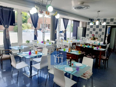 Foto Attività commerciale in Via G. di Vittorio, Ivrea di 120 m² in vendita