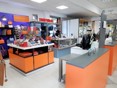 Foto Negozio a Massa Centro di 200 m² con 3 locali in vendita
