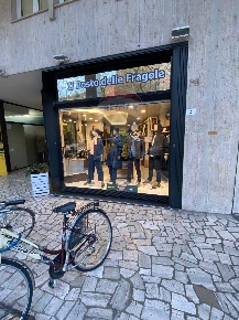 Foto Attività commerciale in Via Grimani, Rovigo Centro Storico di 140 m²