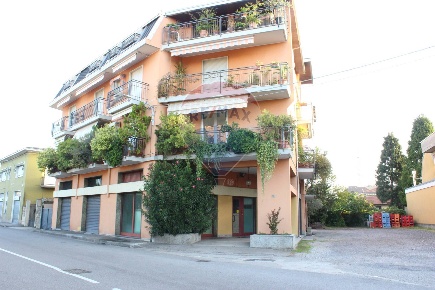 Foto Negozio a Busto Arsizio Ospedale di 60 m² con 3 locali in vendita