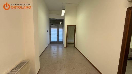 Foto Locale commerciale in VIA MARZIALE, Monfalcone Centro di 59 m²