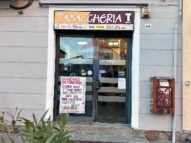 Foto Attività commerciale in XXV Aprile, Besozzo Centro di 40 m² in vendita