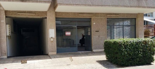 Foto Locale commerciale in via Tancredi, Parabita Centro di 550 m²