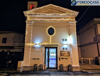 Foto Attività commerciale in Via, Massa Marina di Massa Centro di 120 m²