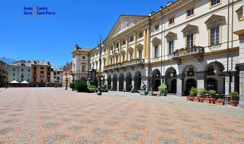 Foto Attività commerciale in Aosta, Aosta di 90 m² con 2 locali in vendita